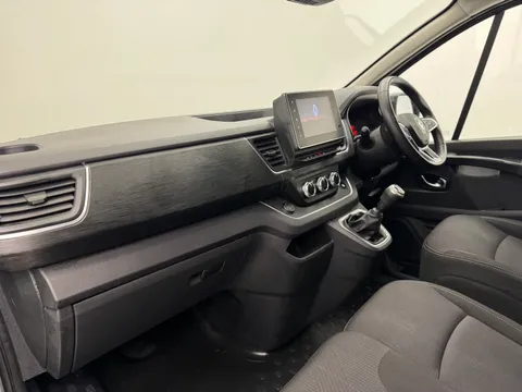 DY22KGN Renault Trafic SL28 Blue dCi 150 Sport+ Van Thumbnail #11