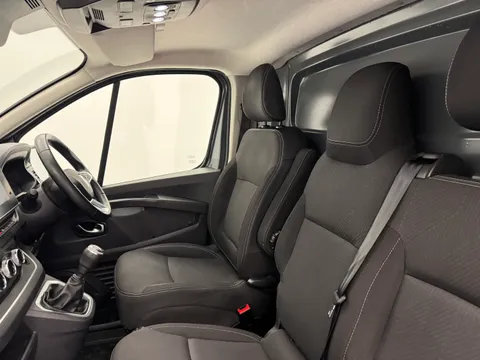 DY22KGN Renault Trafic SL28 Blue dCi 150 Sport+ Van Thumbnail #12