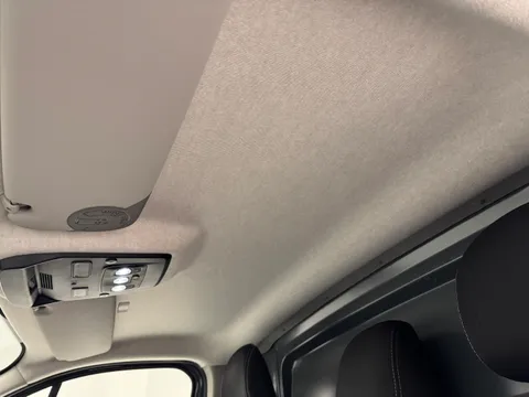 DY22KGN Renault Trafic SL28 Blue dCi 150 Sport+ Van Thumbnail #13