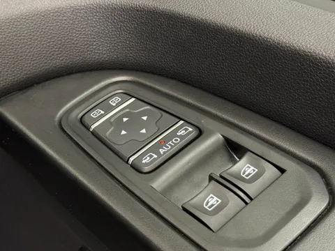 DY22KGN Renault Trafic SL28 Blue dCi 150 Sport+ Van Thumbnail #15