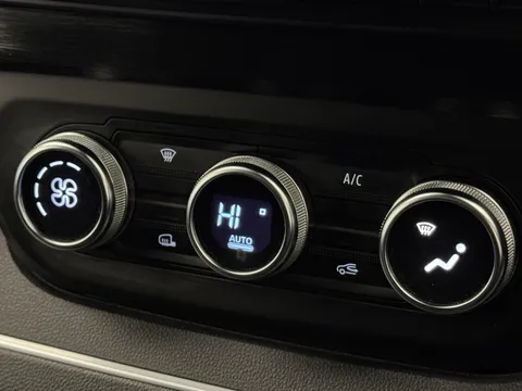 DY22KGN Renault Trafic SL28 Blue dCi 150 Sport+ Van Thumbnail #23