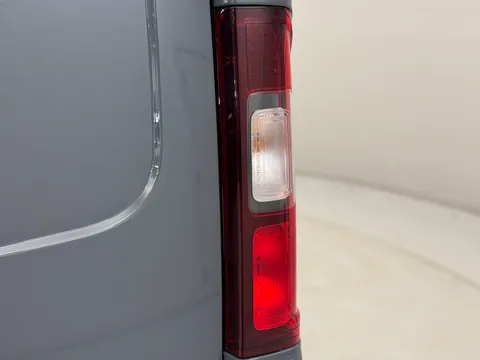 DY22KGN Renault Trafic SL28 Blue dCi 150 Sport+ Van Thumbnail #29