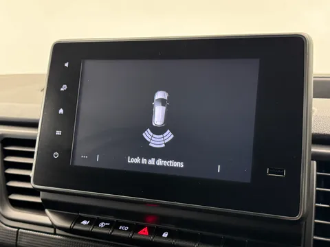 NA73YRR Renault Trafic SL28 Blue dCi 130 Business+ Van Thumbnail #20