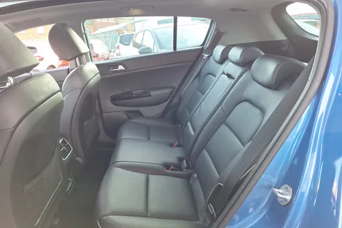 FL69CBV Kia Sportage 1.6 CRDi 48V ISG 4 5dr DCT Auto Thumbnail #10