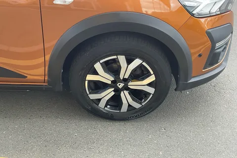 MK71CBY Dacia Sandero Stepway 1.0 TCe Prestige 5dr Thumbnail #5