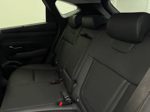 DX74YBN Hyundai Tucson 1.6T Hybrid Ultimate 5dr Auto Thumbnail #13