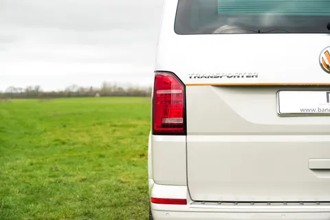 GM21ONC Volkswagen Transporter 2.0 TDI 150 Highline Kombi Van Thumbnail #16