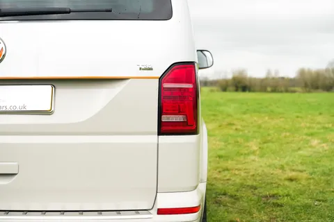 GM21ONC Volkswagen Transporter 2.0 TDI 150 Highline Kombi Van Thumbnail #17