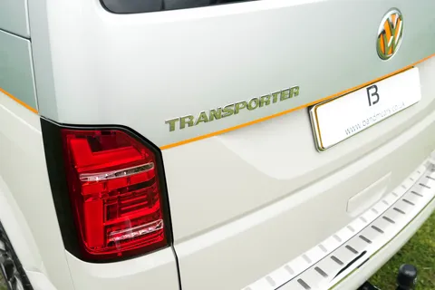 GM21ONC Volkswagen Transporter 2.0 TDI 150 Highline Kombi Van Thumbnail #20