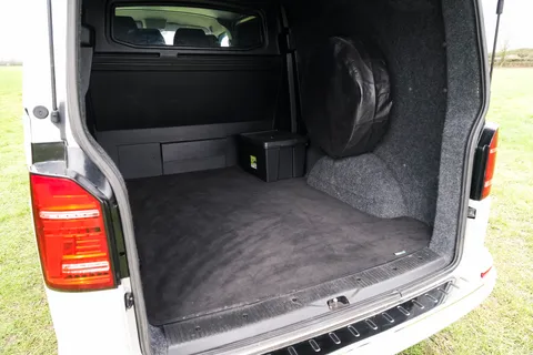 GM21ONC Volkswagen Transporter 2.0 TDI 150 Highline Kombi Van Thumbnail #23