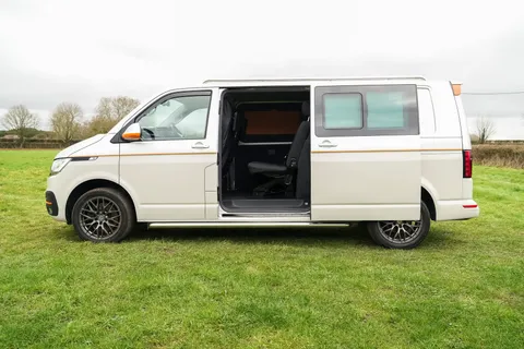 GM21ONC Volkswagen Transporter 2.0 TDI 150 Highline Kombi Van Thumbnail #6