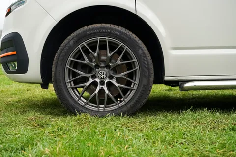 GM21ONC Volkswagen Transporter 2.0 TDI 150 Highline Kombi Van Thumbnail #26