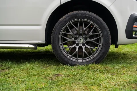 GM21ONC Volkswagen Transporter 2.0 TDI 150 Highline Kombi Van Thumbnail #27