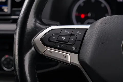 GM21ONC Volkswagen Transporter 2.0 TDI 150 Highline Kombi Van Thumbnail #32