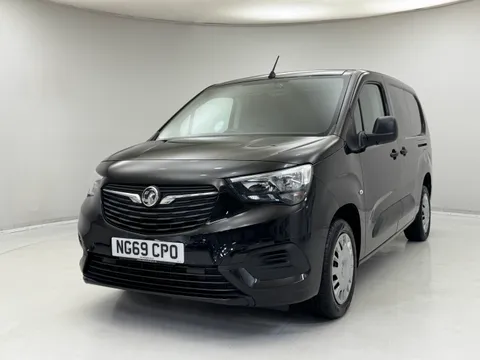 NG69CPO Vauxhall Combo Cargo 2300 1.5 Turbo D 100ps H1 Sportive Van Thumbnail #3