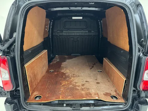 NG69CPO Vauxhall Combo Cargo 2300 1.5 Turbo D 100ps H1 Sportive Van Thumbnail #9