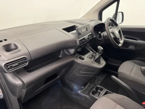 NG69CPO Vauxhall Combo Cargo 2300 1.5 Turbo D 100ps H1 Sportive Van Thumbnail #11