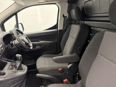 NG69CPO Vauxhall Combo Cargo 2300 1.5 Turbo D 100ps H1 Sportive Van Thumbnail #12