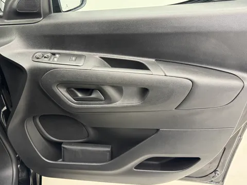 NG69CPO Vauxhall Combo Cargo 2300 1.5 Turbo D 100ps H1 Sportive Van Thumbnail #14