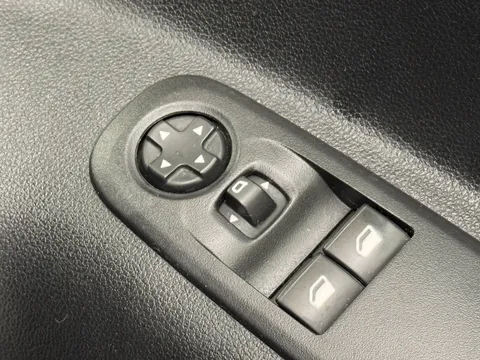 NG69CPO Vauxhall Combo Cargo 2300 1.5 Turbo D 100ps H1 Sportive Van Thumbnail #15