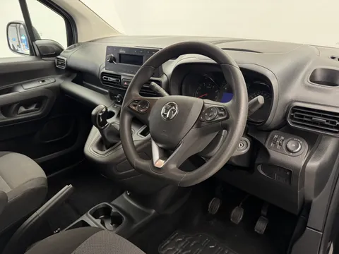 NG69CPO Vauxhall Combo Cargo 2300 1.5 Turbo D 100ps H1 Sportive Van Thumbnail #16