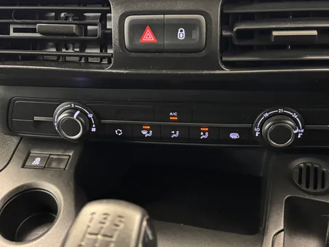 NG69CPO Vauxhall Combo Cargo 2300 1.5 Turbo D 100ps H1 Sportive Van Thumbnail #21