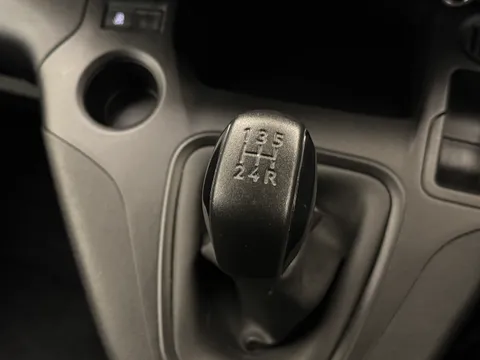 NG69CPO Vauxhall Combo Cargo 2300 1.5 Turbo D 100ps H1 Sportive Van Thumbnail #22