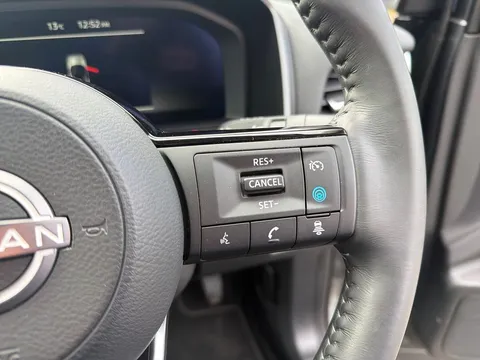 OW74VXA Nissan Qashqai 1.5 E-Power N-Connecta 5dr Auto Thumbnail #24