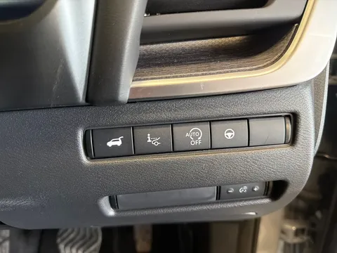 OW25ZNC Nissan Qashqai 1.3 DiG-T MH 158 Tekna 5dr Xtronic Thumbnail #24