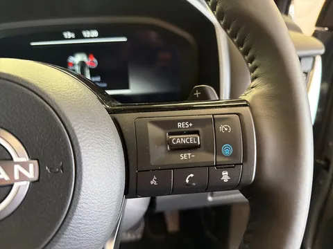 OW25ZNC Nissan Qashqai 1.3 DiG-T MH 158 Tekna 5dr Xtronic Thumbnail #25