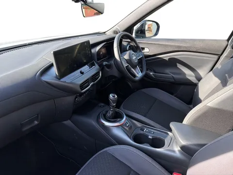 OW74HFT Nissan Juke 1.0 DiG-T N-Connecta 5dr Thumbnail #11