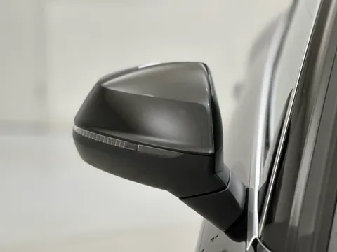 BT23WJG Audi Q5 40 TDI Quattro S Line 5dr S Tronic Thumbnail #32