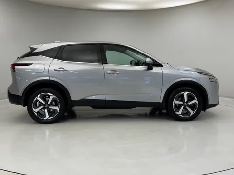 DY71KZZ Nissan Qashqai 1.3 DiG-T MH 158 N-Connecta 5dr Xtronic Thumbnail #11