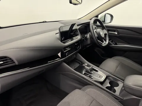 DY71KZZ Nissan Qashqai 1.3 DiG-T MH 158 N-Connecta 5dr Xtronic Thumbnail #14