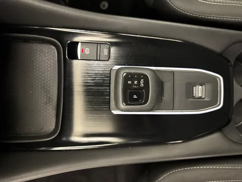 DY71KZZ Nissan Qashqai 1.3 DiG-T MH 158 N-Connecta 5dr Xtronic Thumbnail #17