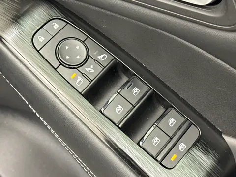 DY71KZZ Nissan Qashqai 1.3 DiG-T MH 158 N-Connecta 5dr Xtronic Thumbnail #20