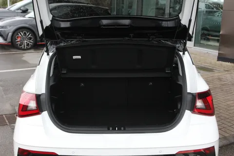 DE25EYJ Hyundai i20 1.0T GDi Premium 5dr Thumbnail #9