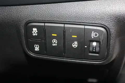 DE25EYJ Hyundai i20 1.0T GDi Premium 5dr Thumbnail #20