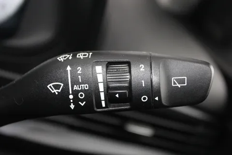 DE25EYJ Hyundai i20 1.0T GDi Premium 5dr Thumbnail #25