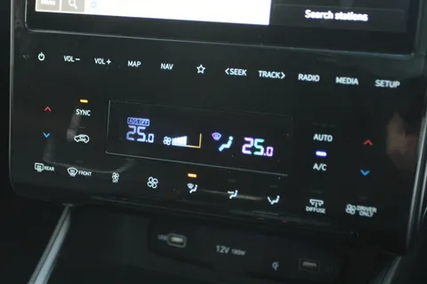 EA24RPO Hyundai Tucson 1.6 TGDi Plug-in Hybrid Ultimate 5dr 4WD Auto Thumbnail #31