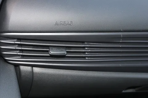 EA25YRU Hyundai i20 1.0T GDi Premium 5dr DCT Thumbnail #15