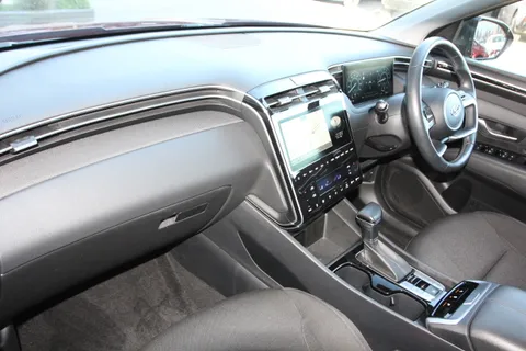 KP72RZJ Hyundai Tucson 1.6 TGDi 48V MHD Premium 5dr 2WD DCT Thumbnail #9