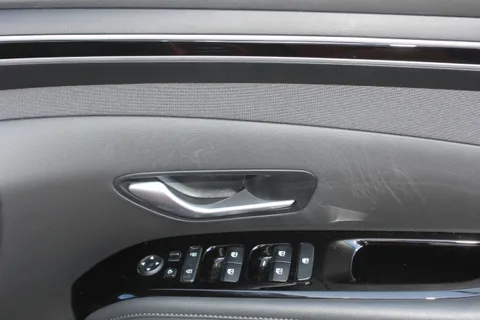 KP72RZJ Hyundai Tucson 1.6 TGDi 48V MHD Premium 5dr 2WD DCT Thumbnail #15