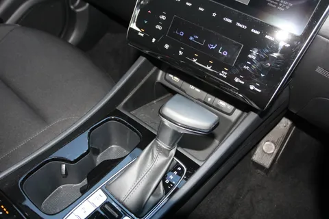 KP72RZJ Hyundai Tucson 1.6 TGDi 48V MHD Premium 5dr 2WD DCT Thumbnail #24