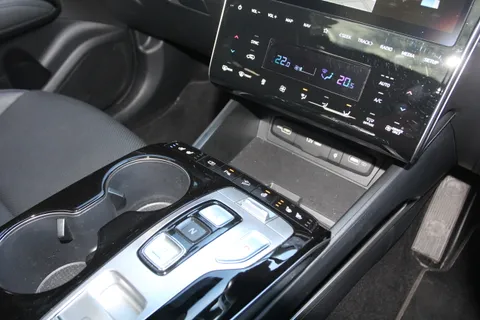 MK73TFO Hyundai Tucson 1.6 TGDi Hybrid 230 Ultimate 5dr 2WD Auto Thumbnail #28