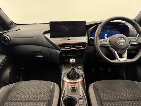 DV25LHG Nissan Juke 1.0 DiG-T N-Connecta 5dr Thumbnail #4