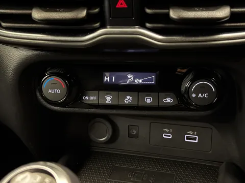 DV25LHG Nissan Juke 1.0 DiG-T N-Connecta 5dr Thumbnail #27