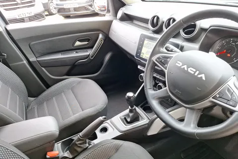 BV24XST Dacia Duster 1.3 TCe 130 Journey 5dr Thumbnail #13