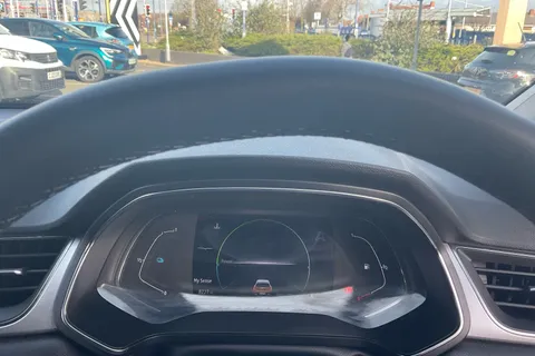 BL22JZU Renault Captur 1.6 E-TECH Hybrid 145 SE Edition 5dr Auto Thumbnail #12