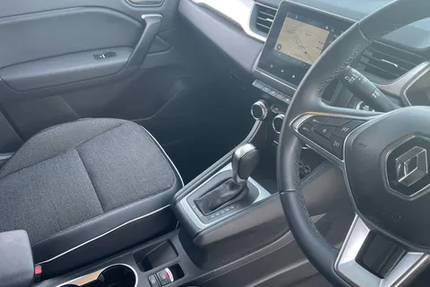 BL22JZU Renault Captur 1.6 E-TECH Hybrid 145 SE Edition 5dr Auto Thumbnail #13